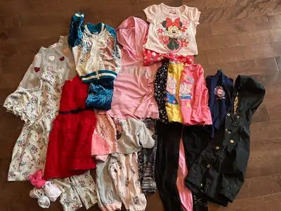 Lot vêtement fille 2-3 ans / Clothing girl 2-3T, View more