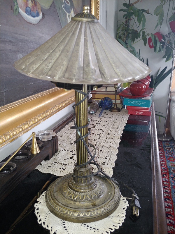 Lampe de table antique dans Éclairage intérieur et plafonniers  à Ville de Montréal