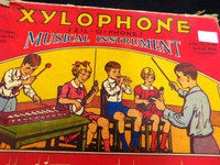 1940s-50 XYLOPHONE MUSICAL INSTRUMENT NO.408 IN RED BOX