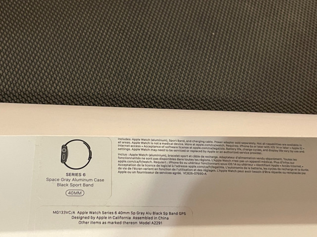 Apple Watch Series 6 40mm Black  in Exercise Equipment in Strathcona County - Image 2