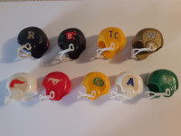 9 MINIS CASQUES DE FOOTBALL VINTAGES DE LA CFL DE FOOTBALL