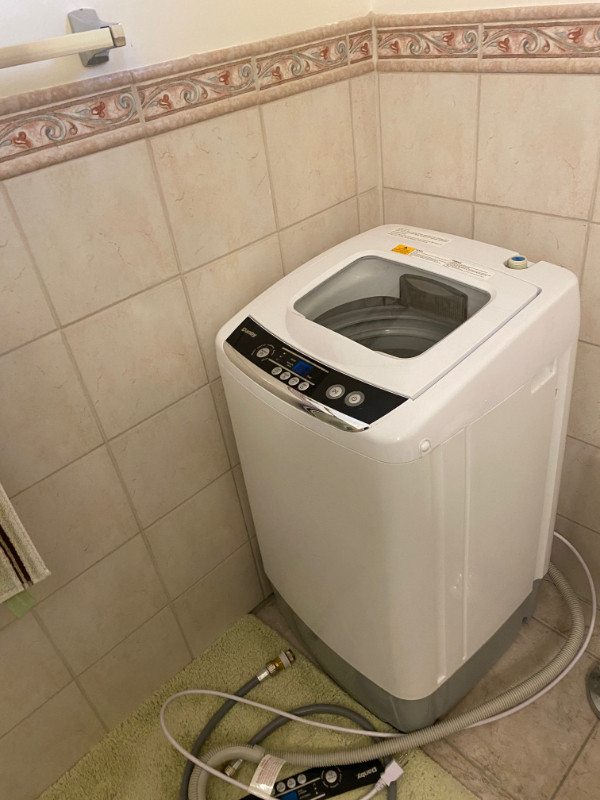 Danby 0.9 cu. ft. Compact Top Load Washing Machine in Washers & Dryers in Oshawa / Durham Region - Image 4
