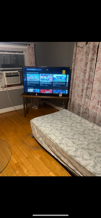 One bedroom one bath room and one living room apartment for rent in Courtright Ontario 1100