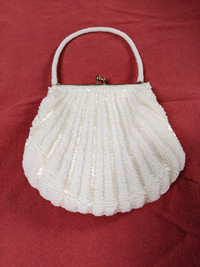 Artel Montreal clutch - shell - white beaded - gold clasp - gala