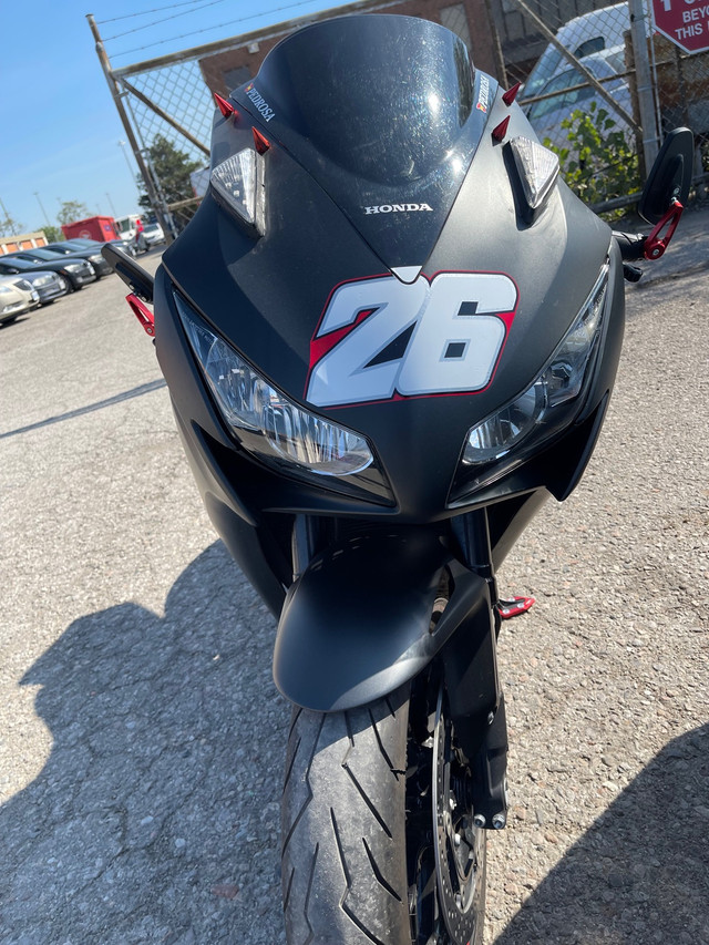 2016 cbr 1000 rr mint special edition  in Sport Bikes in Mississauga / Peel Region - Image 2