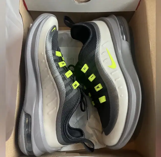 Nike Air Max Axis GS Running Trainers AH5222 Sneakers Shoes in Women's - Shoes in Kitchener / Waterloo - Image 3