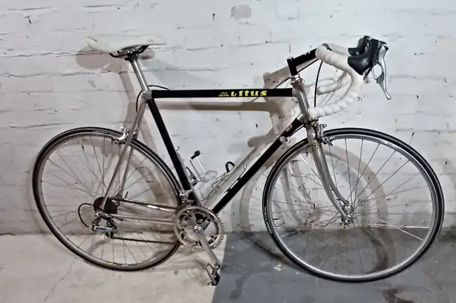Retro Vintage Vitus 979 Dura Ace Road Bike in Road in City of Toronto - Image 2