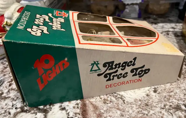 MORE CHRISTMAS! MCM CERAMIC SANTA BANK / VINTAGE ANGEL TREE TOP in Arts & Collectibles in Mississauga / Peel Region - Image 9