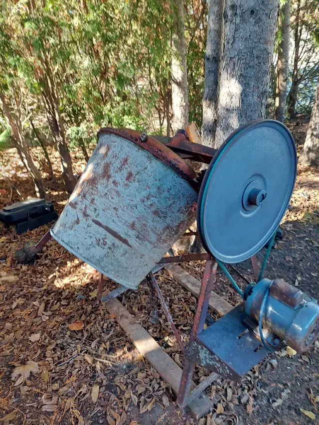 concrete  mixer in Other in Hamilton - Image 5