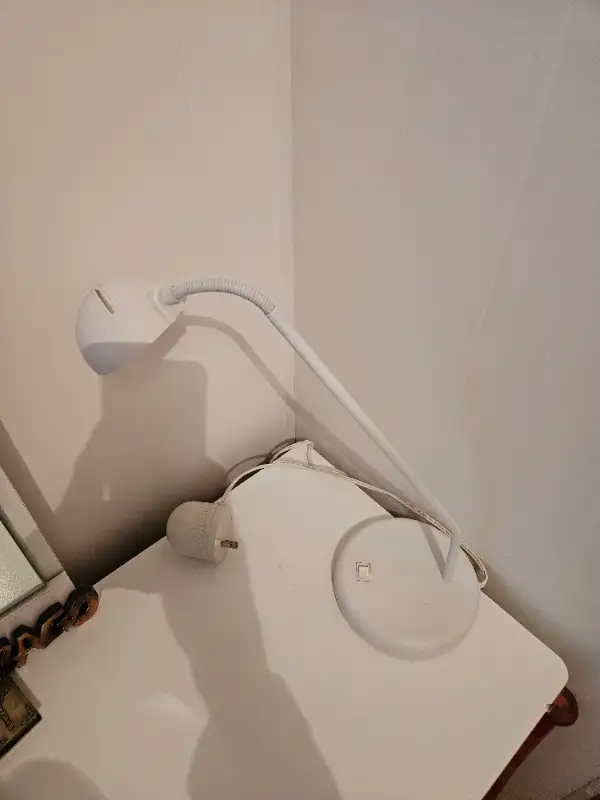 Lampe lumière halogène 10$ in Indoor Lighting & Fans in Edmundston - Image 5