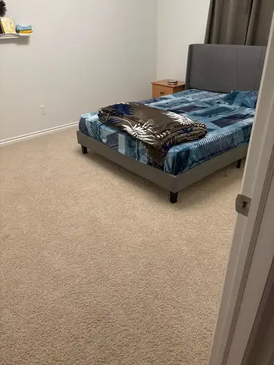 One private room available for girls in house (south side ) For more info or photos please message m...