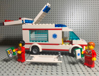 Used LEGO 4431 Ambulance (City).