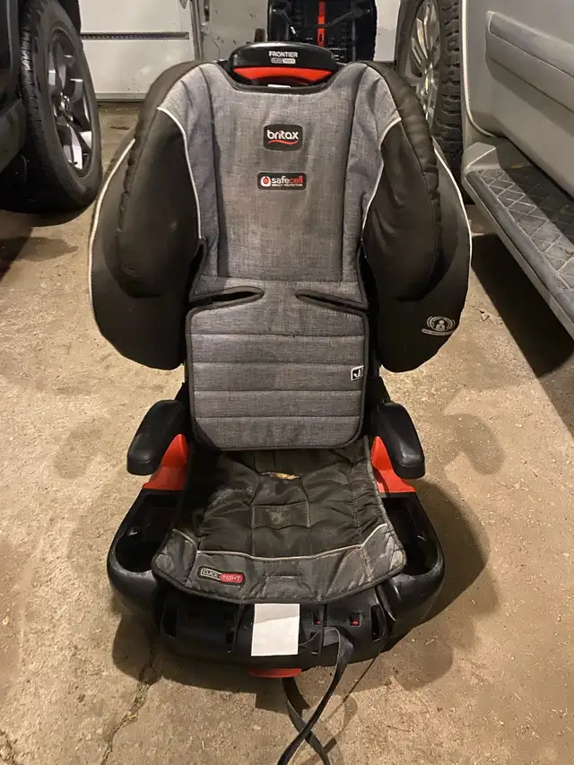 Britax Click Tight Booster in Strollers, Carriers & Car Seats in Edmonton - Image 2