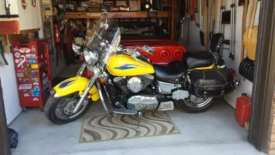 2003 Kawasaki 1500 Classic. Excellent condition. Custom paint, Mustang seats and Cobra exhaust. Loca...