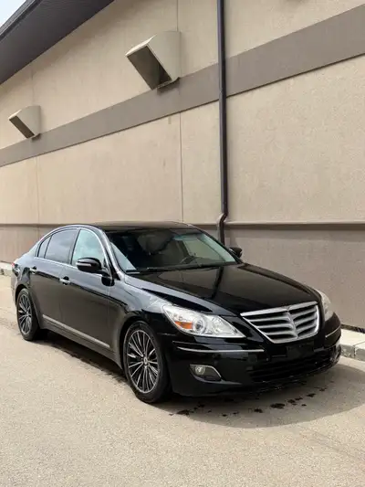 2009 Hyundai Genesis for sale or trade 4.6L V8 375HP 212,000km Runs and drives perfect Brand new bat...
