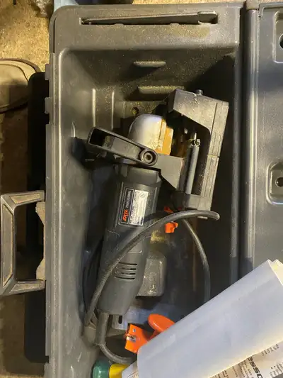 Skil professional biscuit jointer with case.