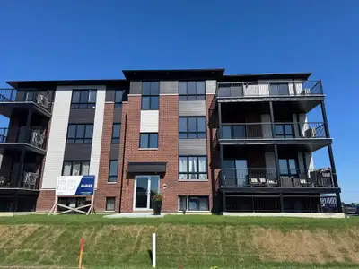 4-½ haute gamme de 1025 et 1075 p.c. à 1295$! Inclusions : - Thermopompe ❄️ - Internet haute vitesse...