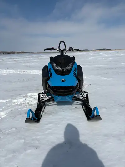 2019 skidoo summit sp 850 165 3 inch 2870km Shot start New plugs Fresh chain case oil Clutches blown...