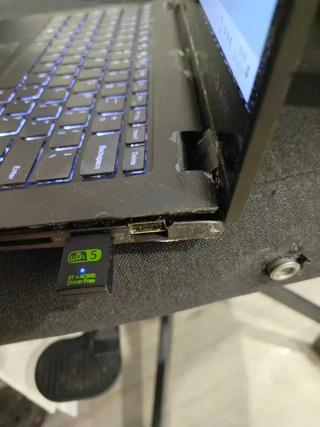 Laptop damaged but still working64551240416897121