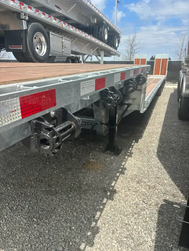 2026 Gincor Tridem Galvanized EQ Drop Deck in Heavy Trucks in Hamilton - Image 4