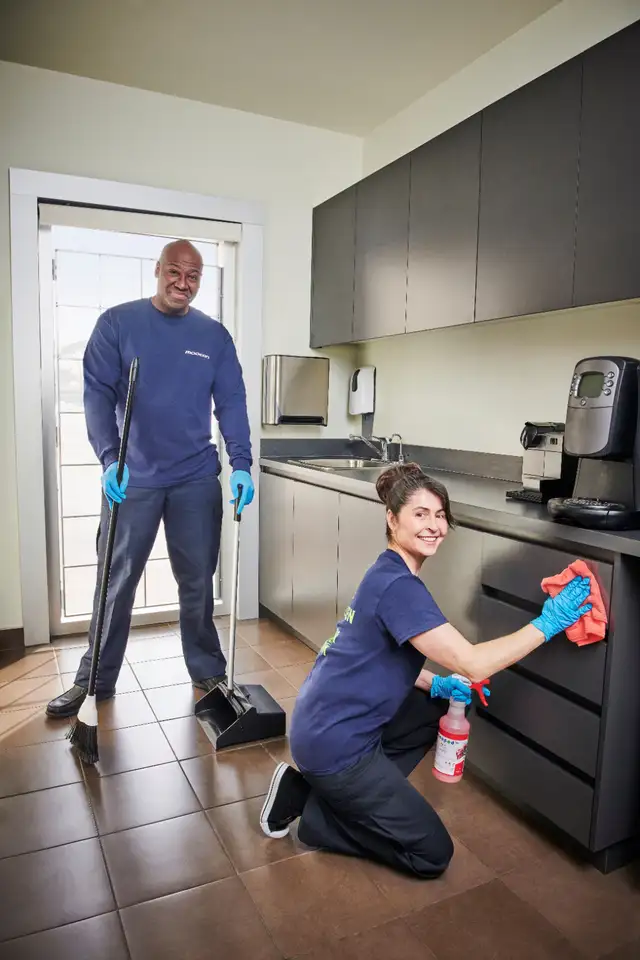 Commercial cleaning contracts available - Lethbridge562911462829608962