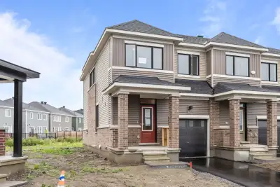 Features: ✅ 3 spacious bedrooms upstairs ✅ 2 full bathrooms upstairs ✅ 1 powder room on the main flo...