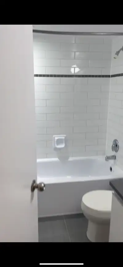 Looking for roomate