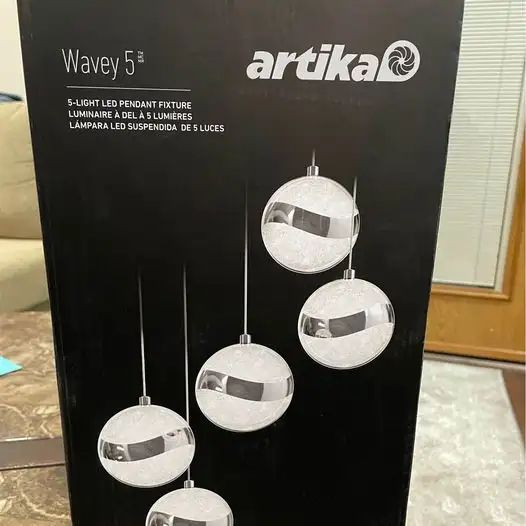 LED Pendant Fixture Wavey 5-light Chandelier in Other in Kitchener / Waterloo - Image 3