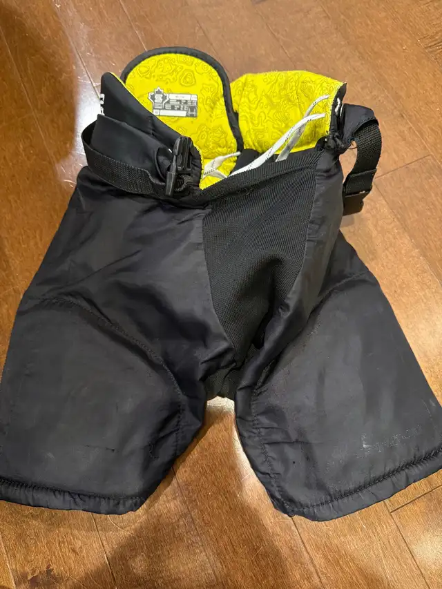 Sherwood Rekker Hockey Pants Youth Medium 