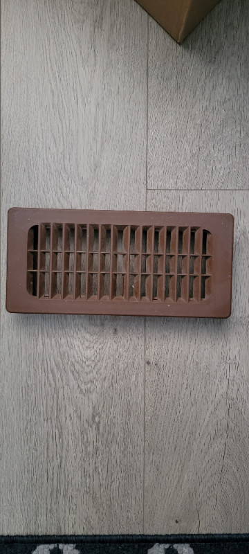 Floor vent register (4x10") in Heating, Cooling & Air in Mississauga / Peel Region