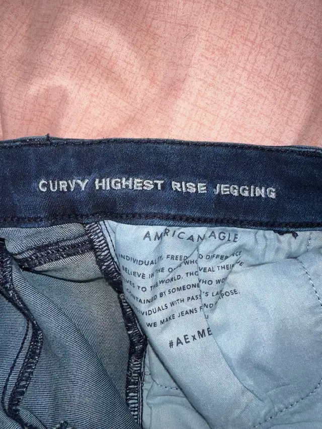 American Eagle Jeans in Women's - Bottoms in Barrie - Image 4