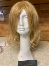  Golden blonde, shoulder length wig