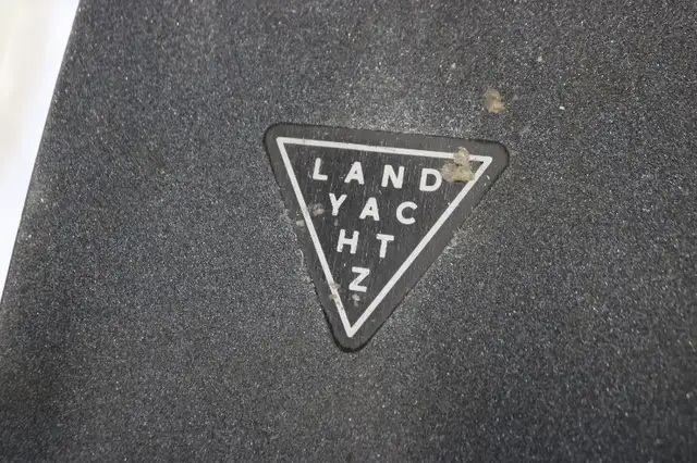 Landyachtz Drop Cat Seeker Complete 33" (#39235-1) in Skateboard in City of Halifax - Image 3