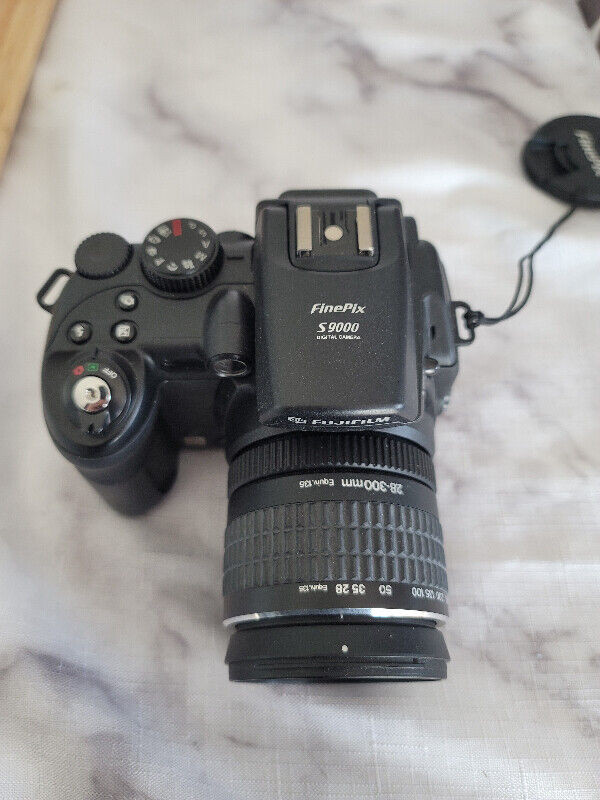 appareil photo Fujifilm FinePix S9000 dans Appareils photo et caméras  à Ville de Montréal - Image 3
