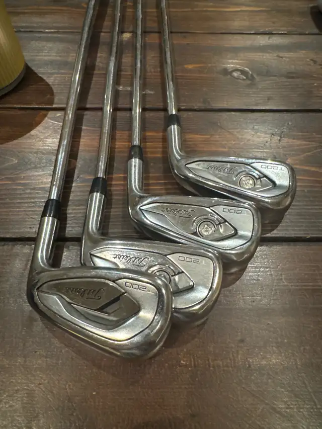 titleist t200 irons  in Golf in Kitchener / Waterloo - Image 2