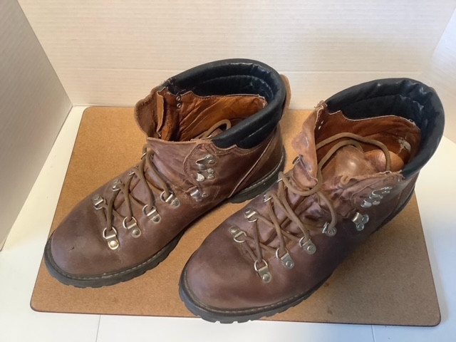 Men's All Season Wind River Boots- Size 10.5 in Men's Shoes in Edmonton