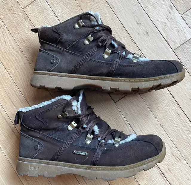 Women’s short boots in Women's - Shoes in Bedford - Image 3