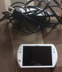 FOR SALE WHITE PSP GO