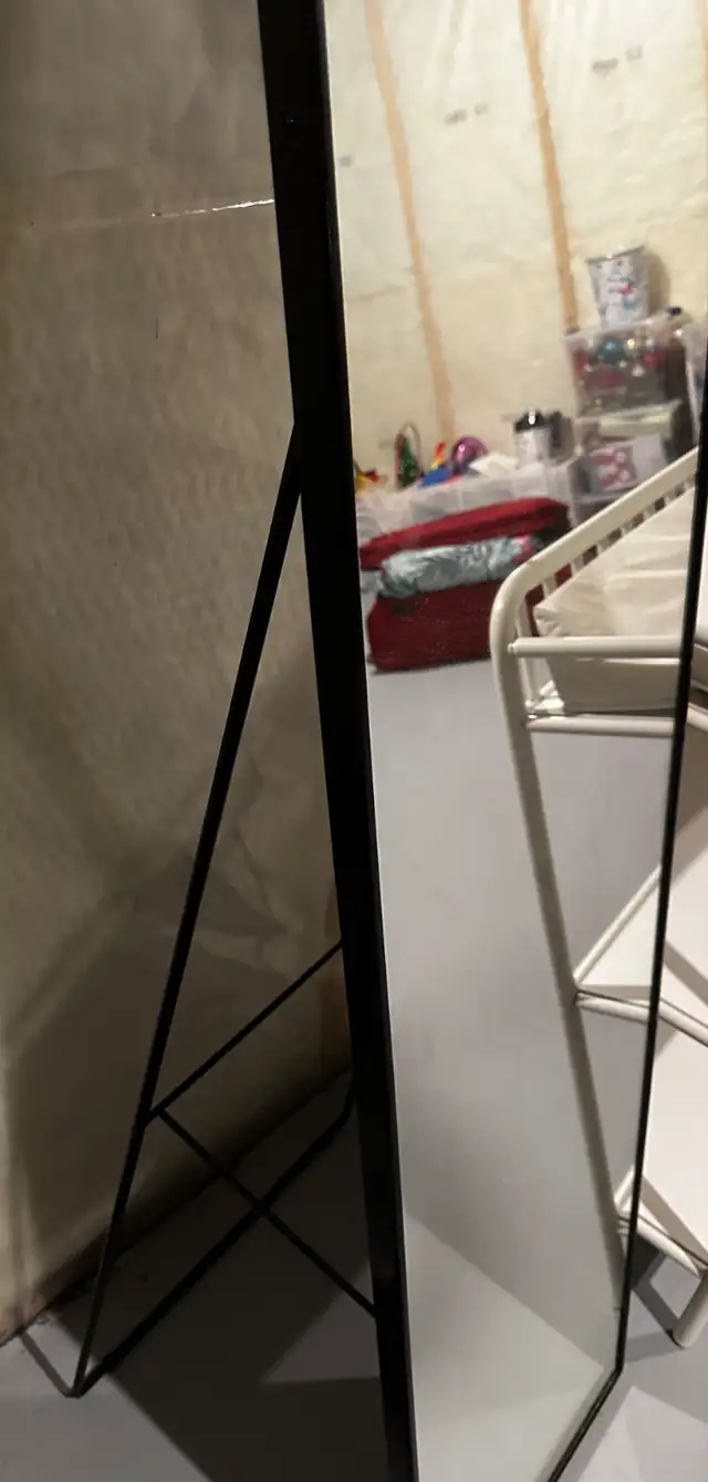 Black standing/wall mirror in Home Décor & Accents in Calgary - Image 3