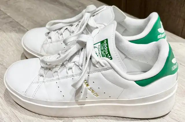 Adidas Stan Smith Bonega 9.5 in Women's - Shoes in Calgary - Image 2
