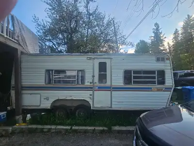 21 feet 1976 Terry travel trailer. Plumbing all worked last used but its been a few years, fridge an...