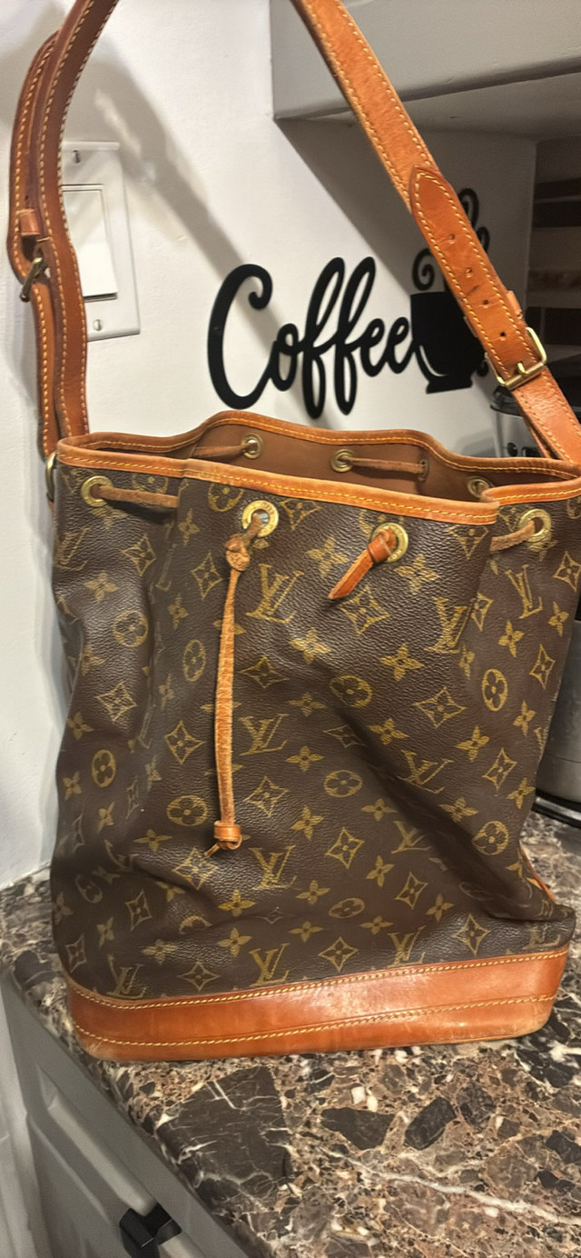 Authentic Louis Vuitton monogram drawstring bag in Women's - Bags & Wallets in London - Image 4