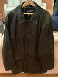 Manteau (paletot) en cuir 3/4 pour homme