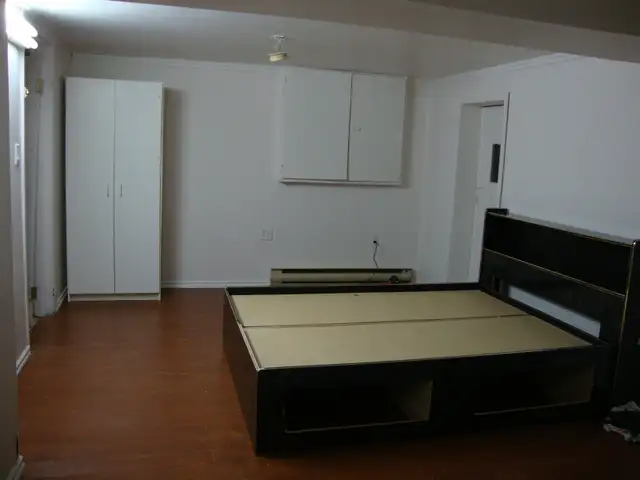 Furnished bachelor apt at basement. in Long Term Rentals in City of Toronto - Image 2