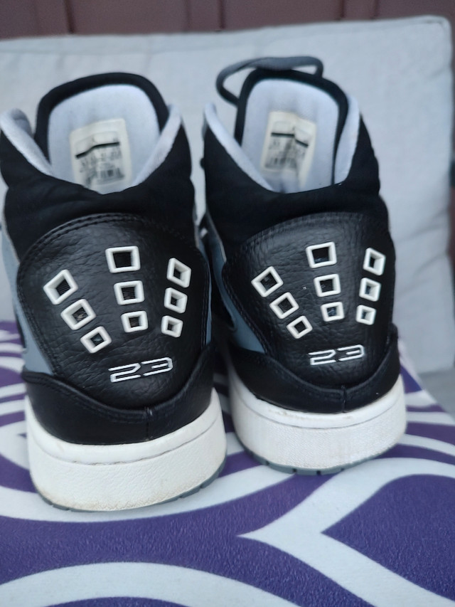 Nike Air Jordan Men's Black Gray Sneakers Like New Size 9.5  in Men's Shoes in Windsor Region - Image 4