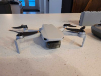 Drone DJI Mini 2 Fly More Combo