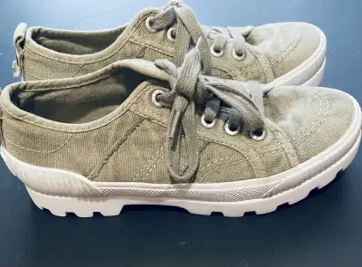 NEW Boys Shoes Size 7, View more