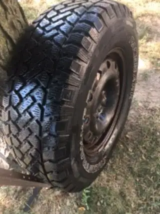 SNOW tires set of 4 - excellent conditions tires with RIMs size 235/70R16