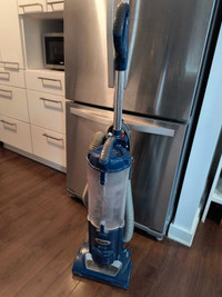 Shark Vacuum cleaner in good condition , 100 dollars 