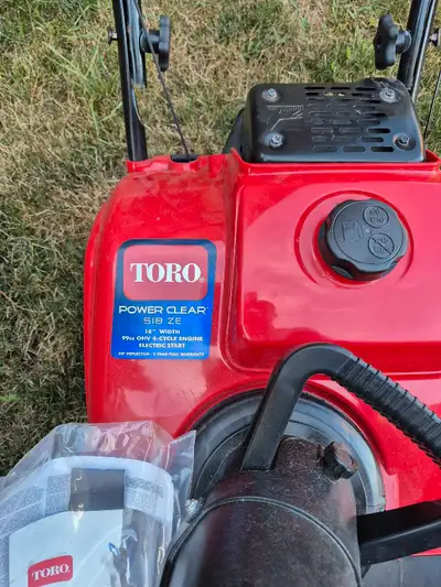 Toro 518ZE snow blower, View more